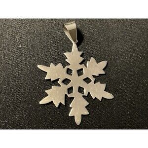 925 Snow Flake Pendant